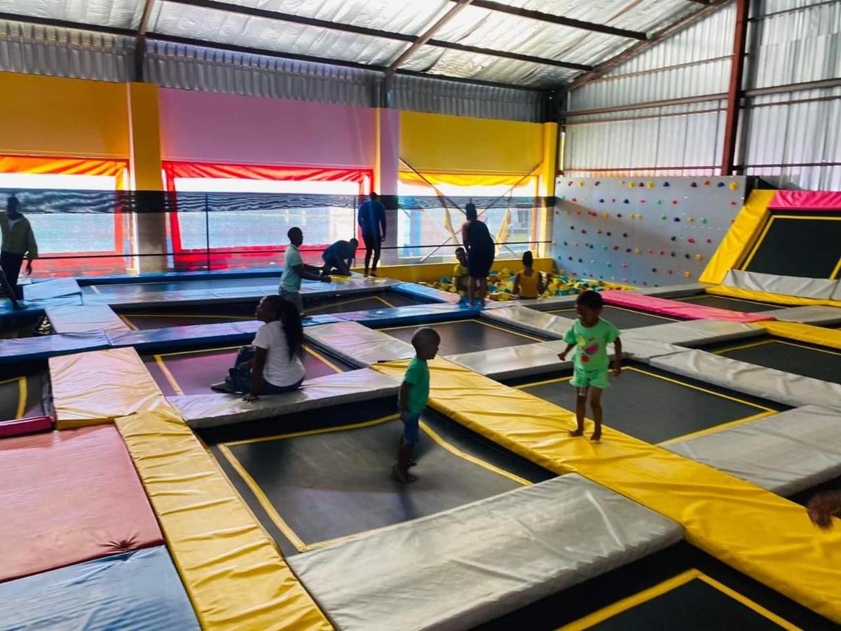 كروندال Ten Flags Theme Park المظهر الخارجي الصورة
